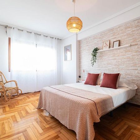 Amplia Vivienda Con Garaje Leilighet Vigo Eksteriør bilde