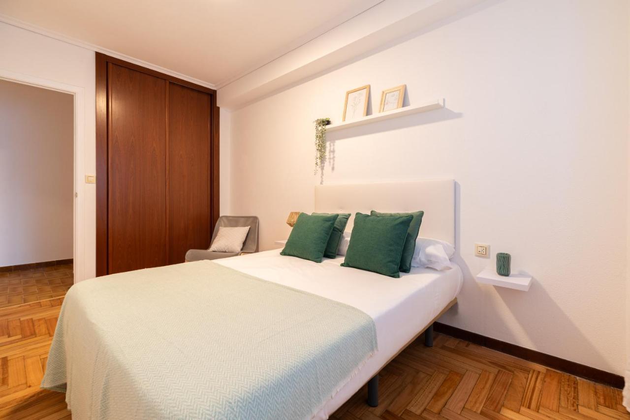 Amplia Vivienda Con Garaje Leilighet Vigo Eksteriør bilde