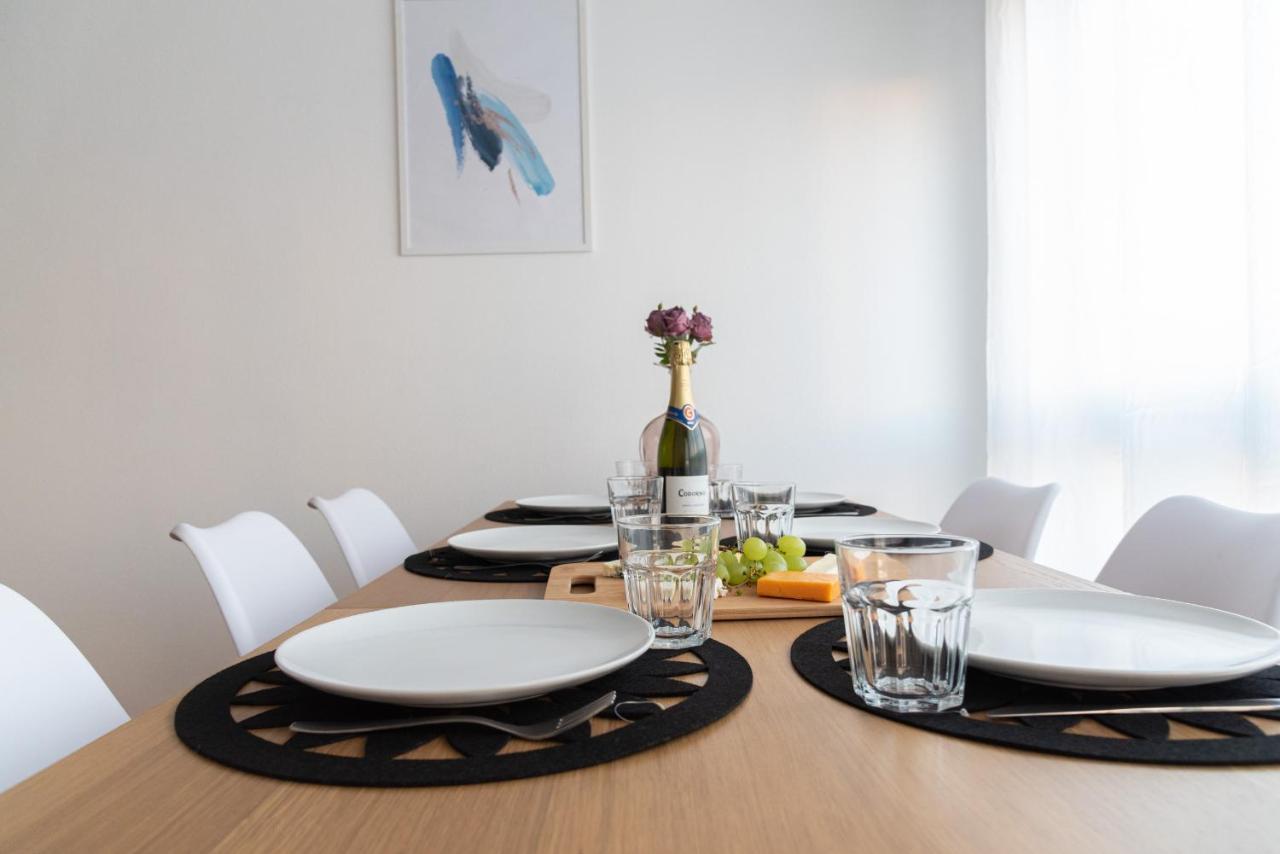 Amplia Vivienda Con Garaje Leilighet Vigo Eksteriør bilde