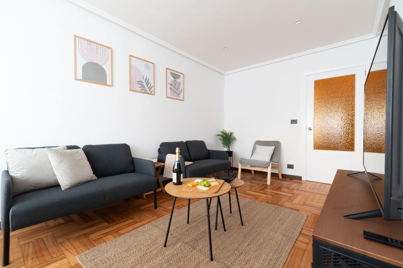 Amplia Vivienda Con Garaje Leilighet Vigo Eksteriør bilde
