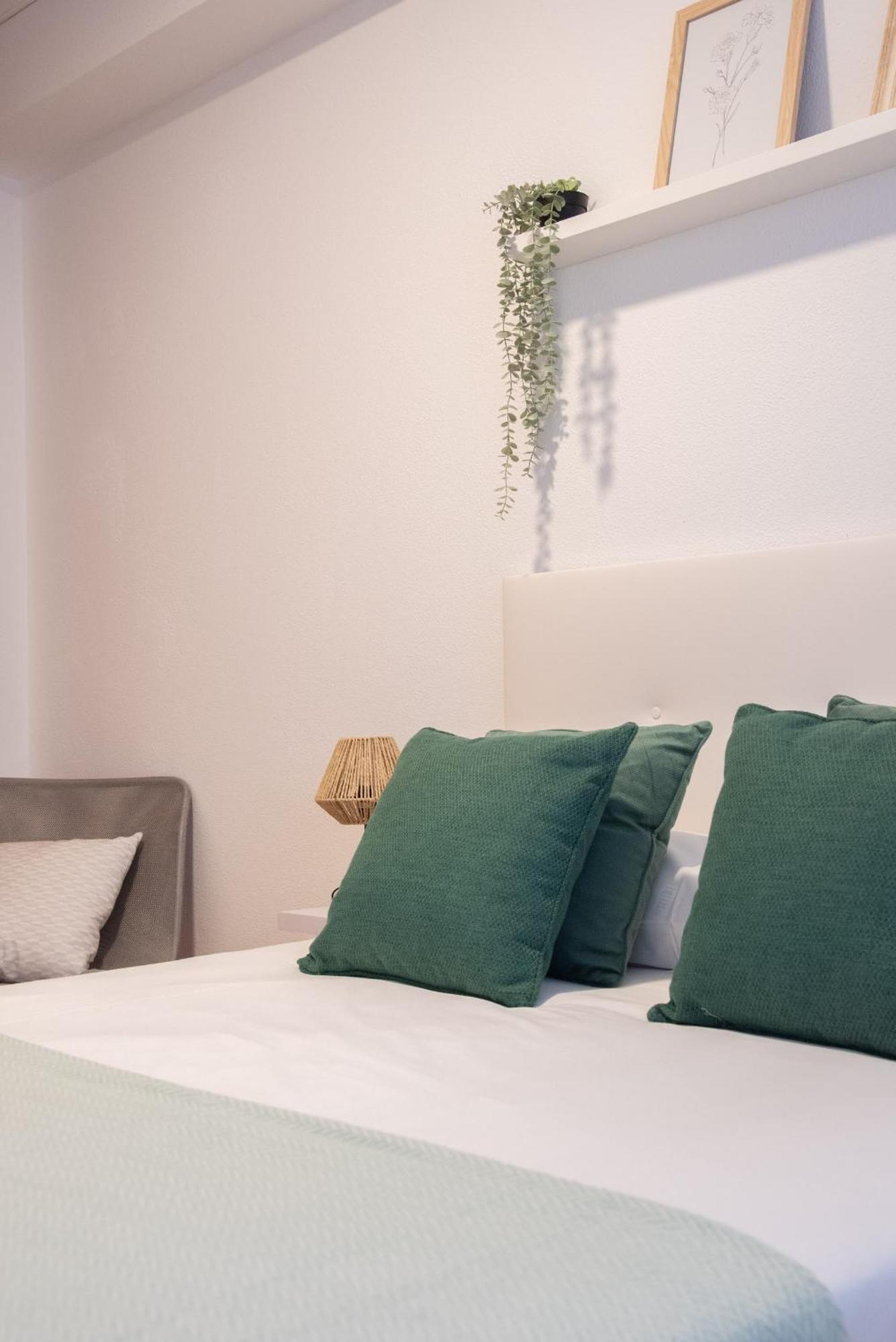 Amplia Vivienda Con Garaje Leilighet Vigo Eksteriør bilde